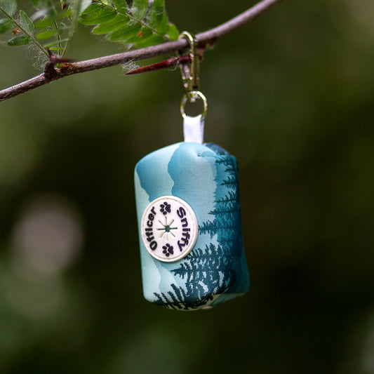 Beutelspender Berge Wald grün