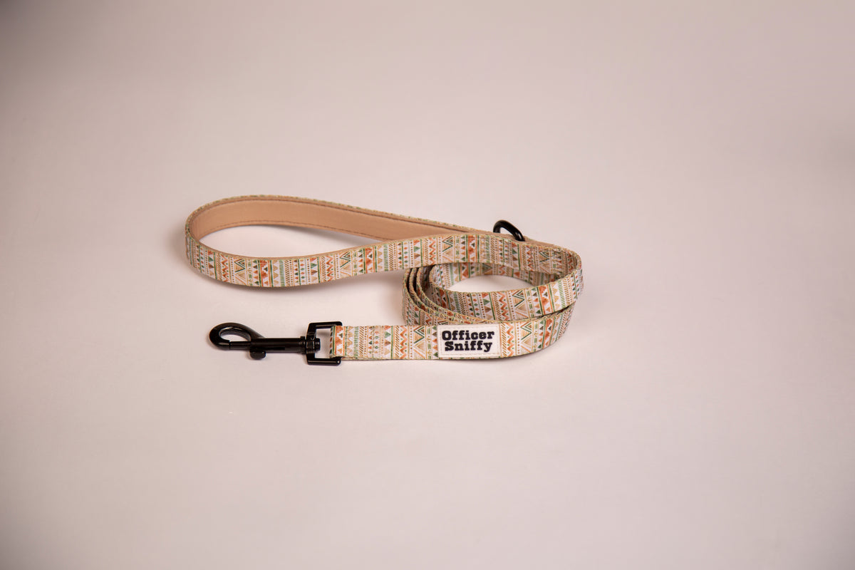 Hundeleine beige sand geometrisches Muster – schmal & breit, 1,5 m oder verstellbar bis 2 m