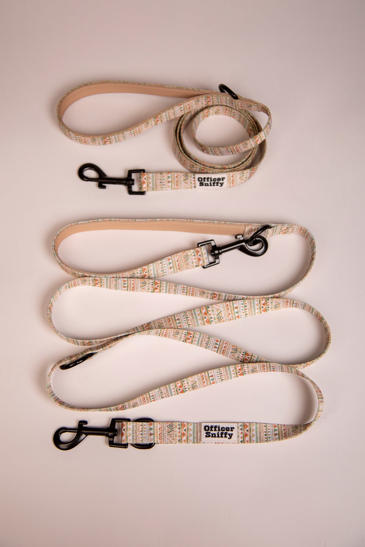 Hundeleine beige sand geometrisches Muster – schmal & breit, 1,5 m oder verstellbar bis 2 m